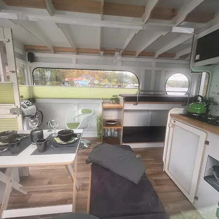 Hausboot Rollyboot 船屋 *