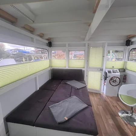 船屋 Hausboot Rollyboot *