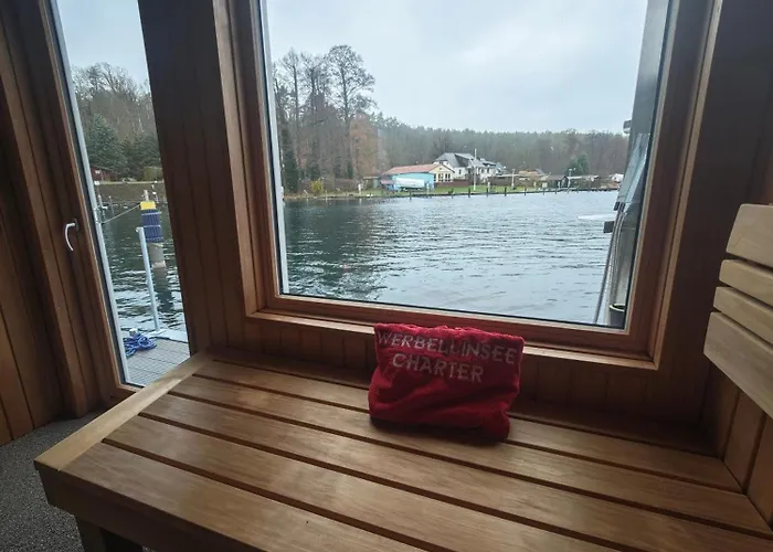 بوتيل Hausboot Rollyboot