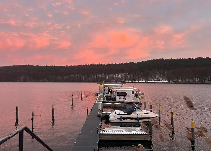 Hausboot Rollyboot بوتيل يواخيمستال