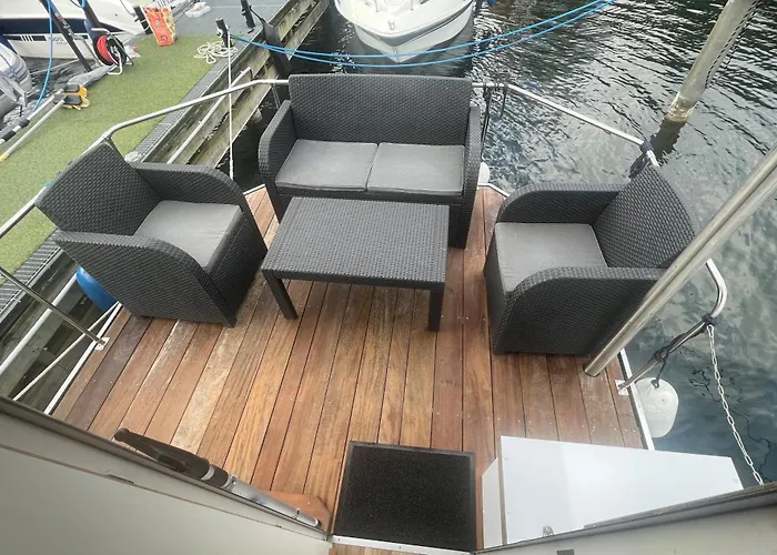 بوتيل Hausboot Rollyboot يواخيمستال