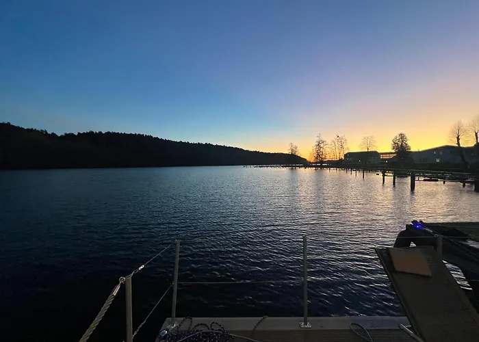 Hausboot Rollyboot بوتيل *