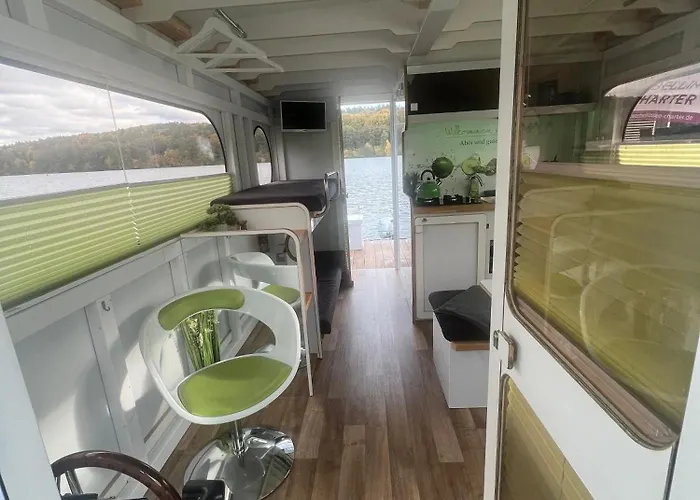 Hausboot Rollyboot بوتيل