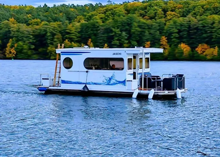 Hausboot Rollyboot بوتيل *